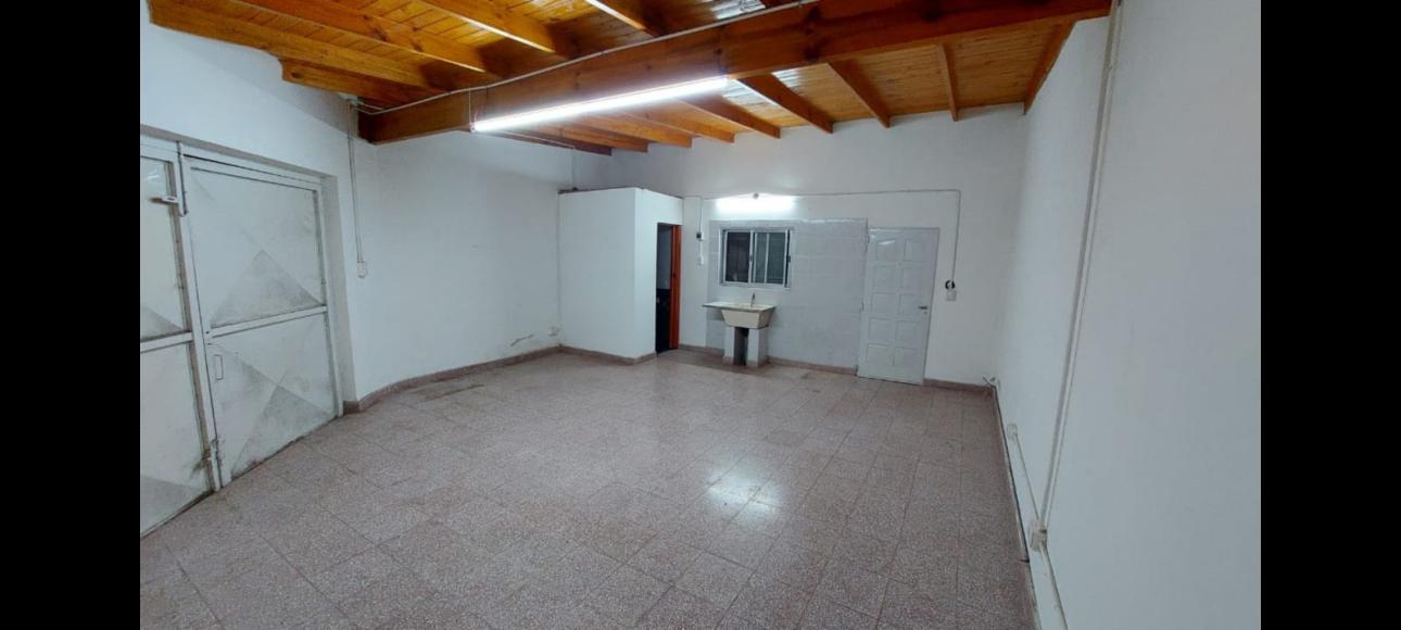 Excelente casa y Lote en esquina de avenida