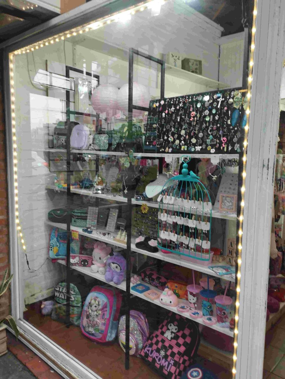 LOCAL COMERCIAL EN GALERIA HAEDO CENTRO