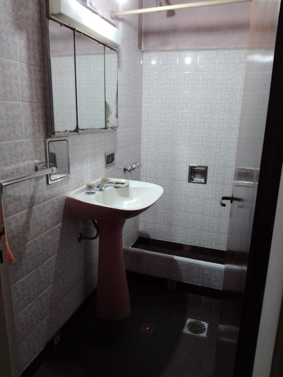 SE VENDE CASA 4 AMBIENTES VILLA INSUPERABLE