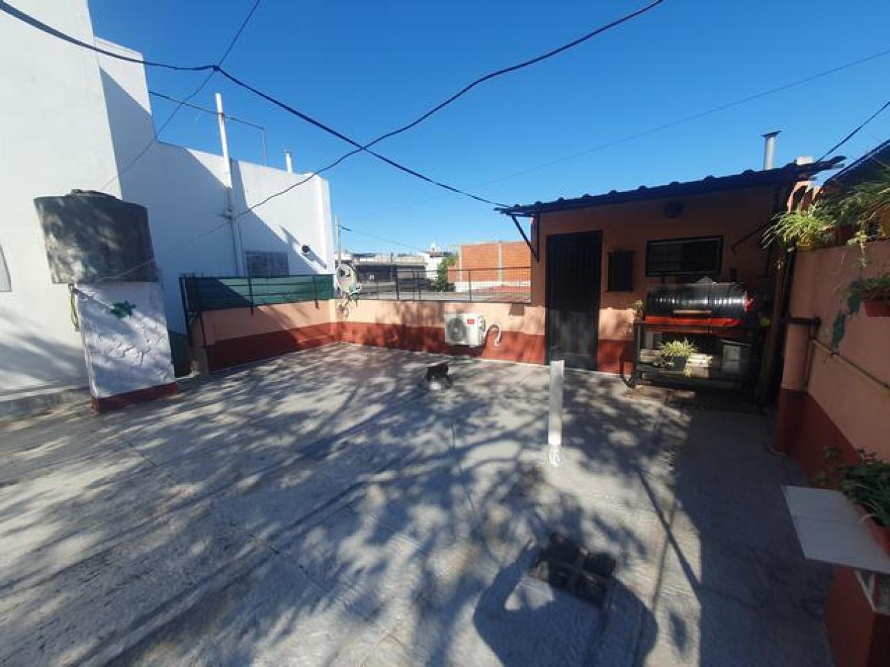 CASA 4 AMB CON PATIO TERRAZA VILLA LIBERTAD SAN MARTIN