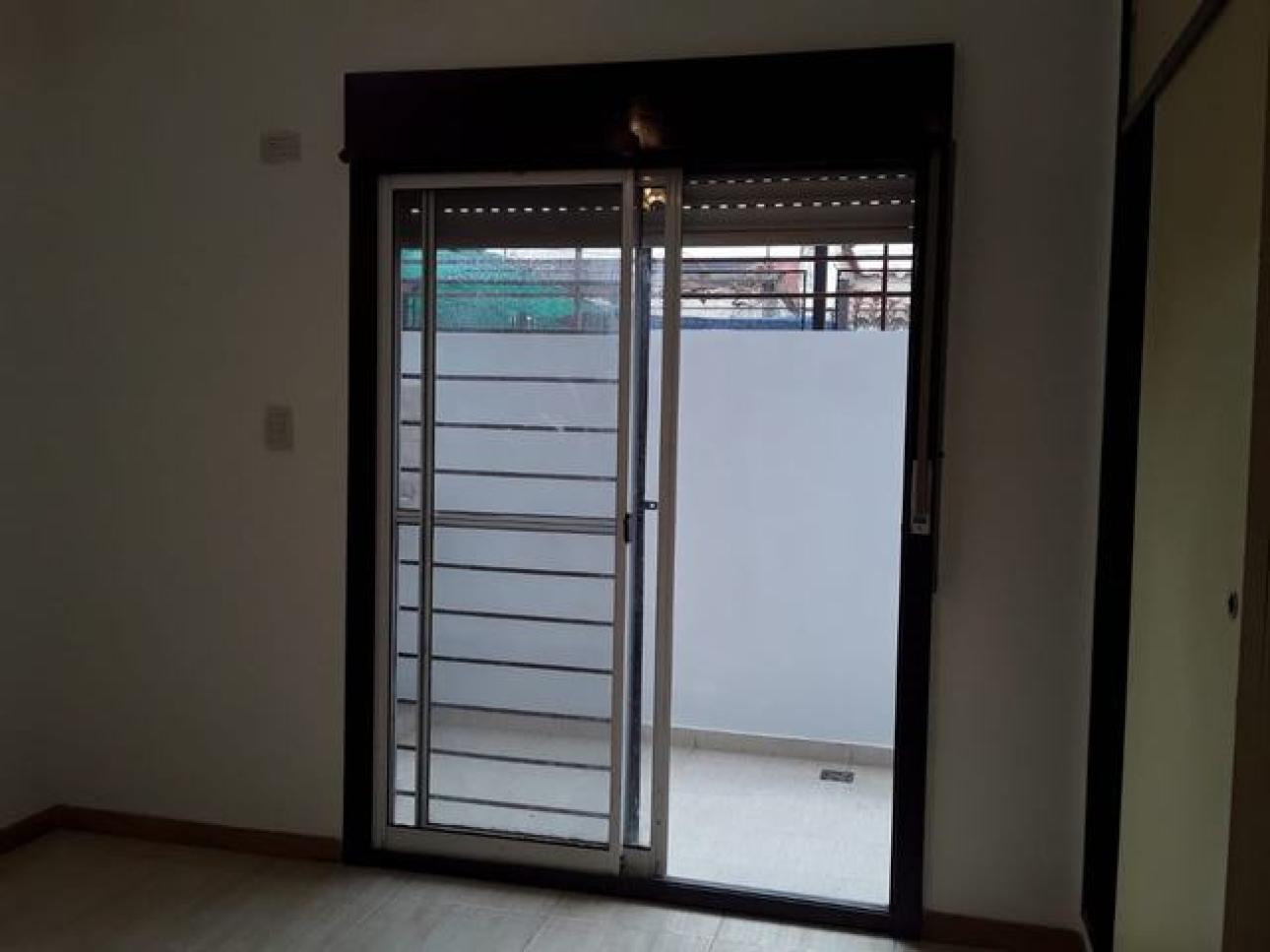 DEPARTAMENTO 2 AMB CON PATIO + COCHERA DOBLE ILLA BOSCH