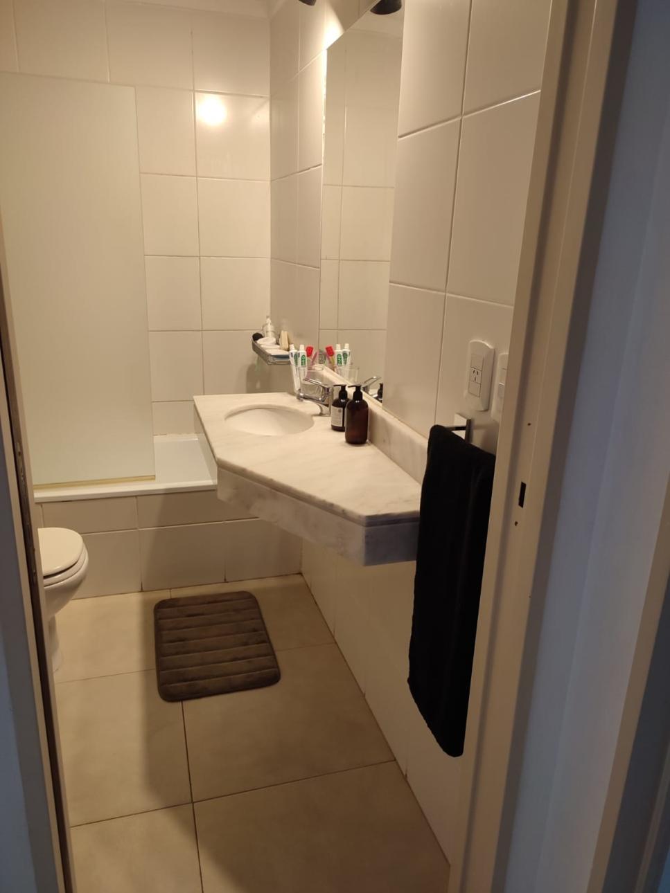 DEPARTAMENTO DOS AMBIENTES CON COCHERA Y TERRAZA PROPIA