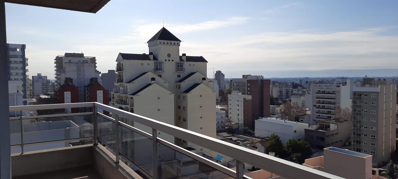 DEPARTAMENTO DOS AMBIENTES CON COCHERA Y TERRAZA PROPIA