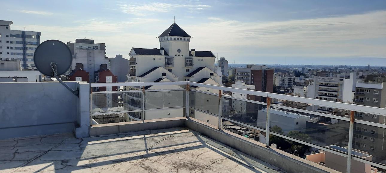 DEPARTAMENTO DOS AMBIENTES CON COCHERA Y TERRAZA PROPIA