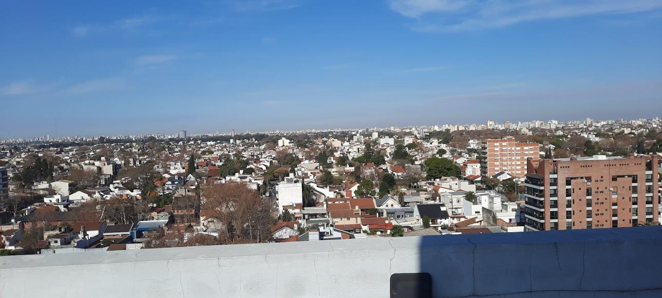 DEPARTAMENTO DOS AMBIENTES CON COCHERA Y TERRAZA PROPIA