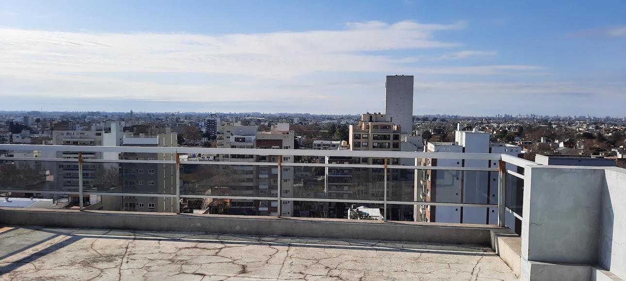 DEPARTAMENTO DOS AMBIENTES CON COCHERA Y TERRAZA PROPIA
