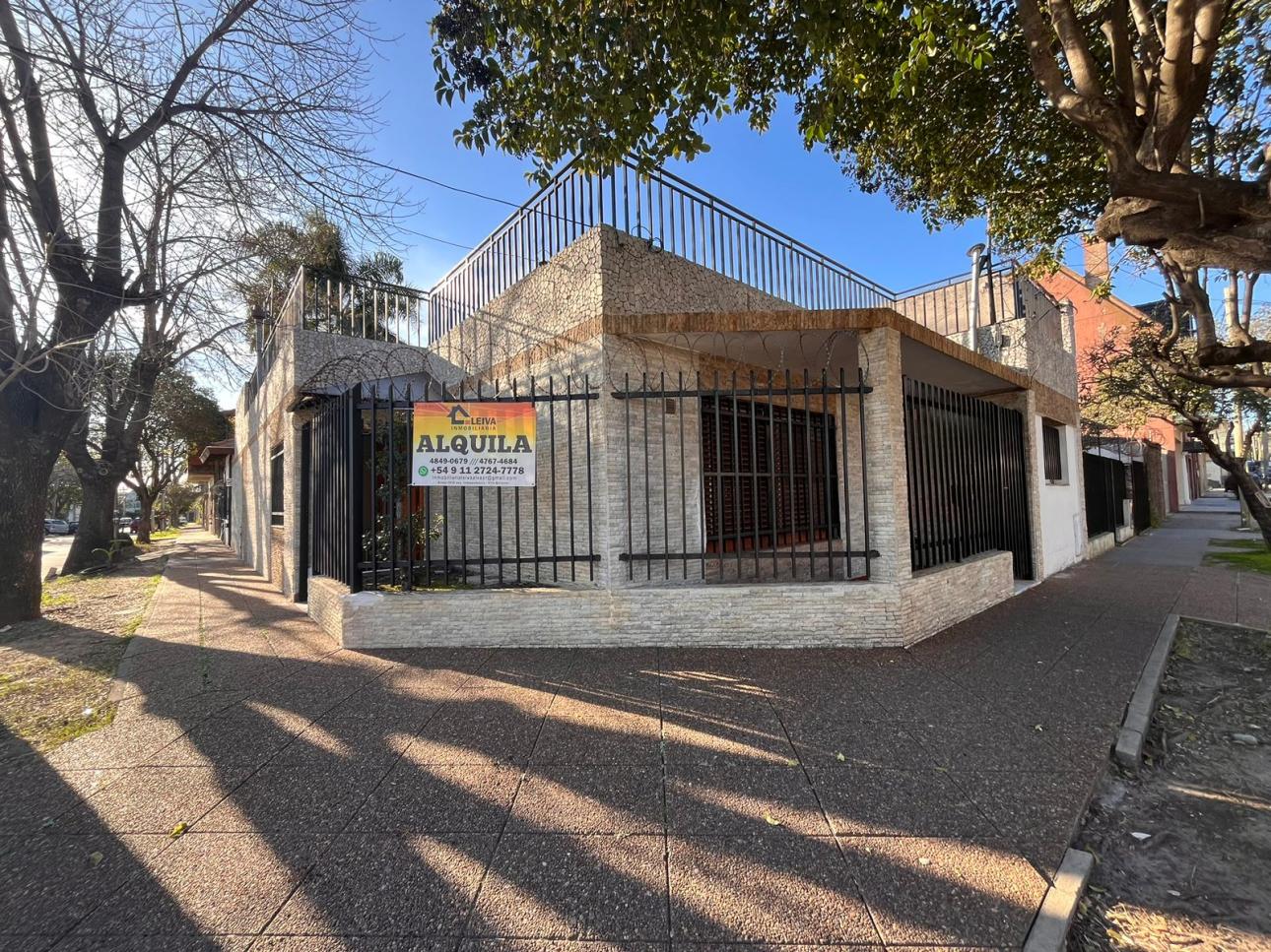 Ph en Alquiler - 3 amb con patio -  V. Ballester