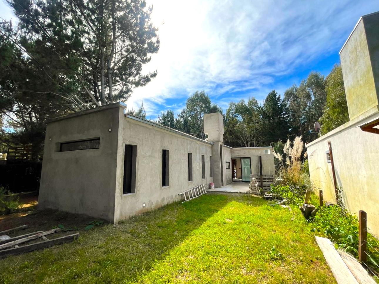 BARRIO EL PINAR CASA A ESTRENAR CONSTRUCCION SUPER AVANZADA