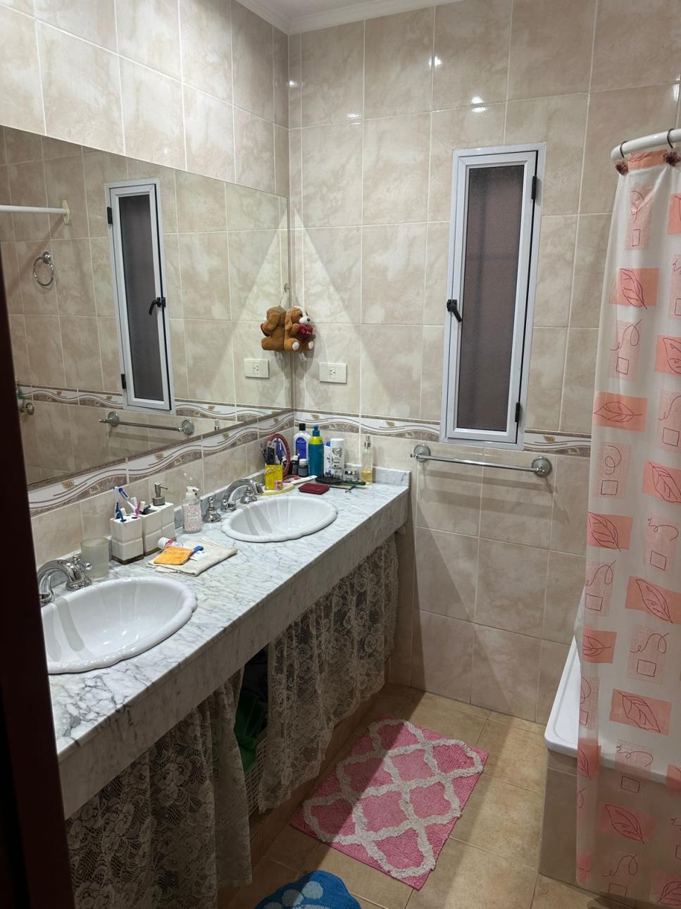 AMPLIA Y HERMOSA CASA 5 AMBIENTES