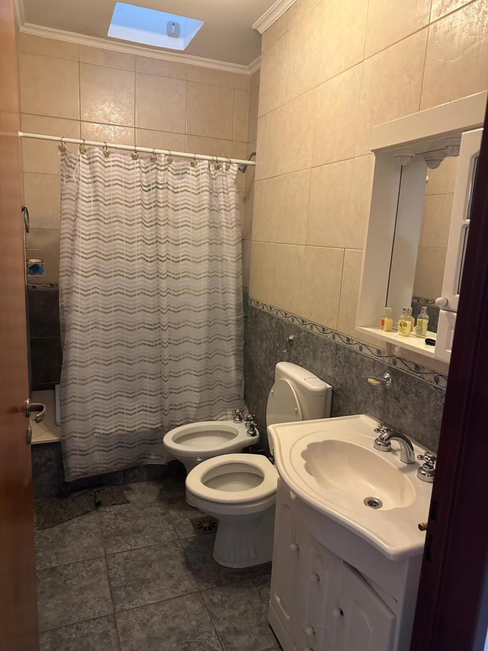 AMPLIA Y HERMOSA CASA 5 AMBIENTES