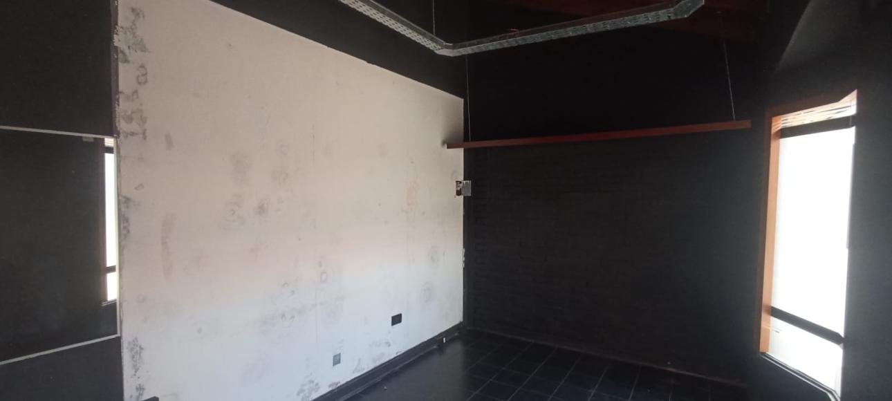 LOCAL COMERCIAL - SE ESCUCHA OFERTA