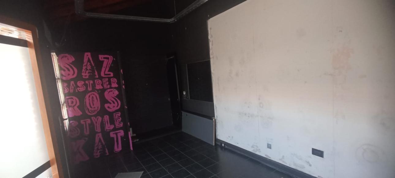 LOCAL COMERCIAL - SE ESCUCHA OFERTA