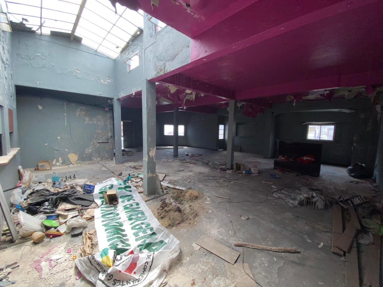 Local en primer piso de 250m2
