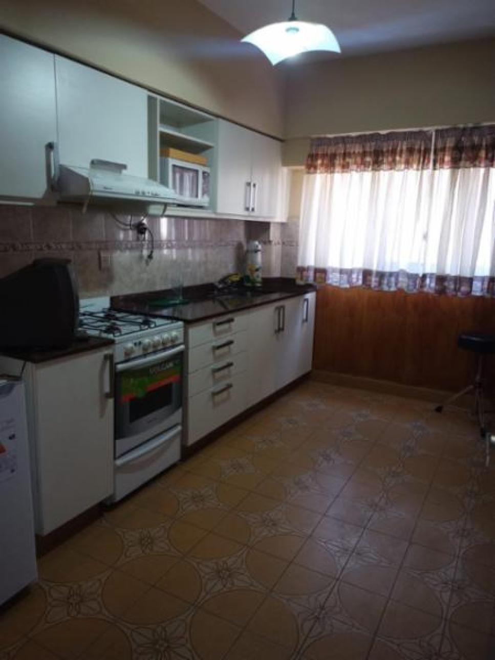 Departamento 3 amb. al frente con balcón