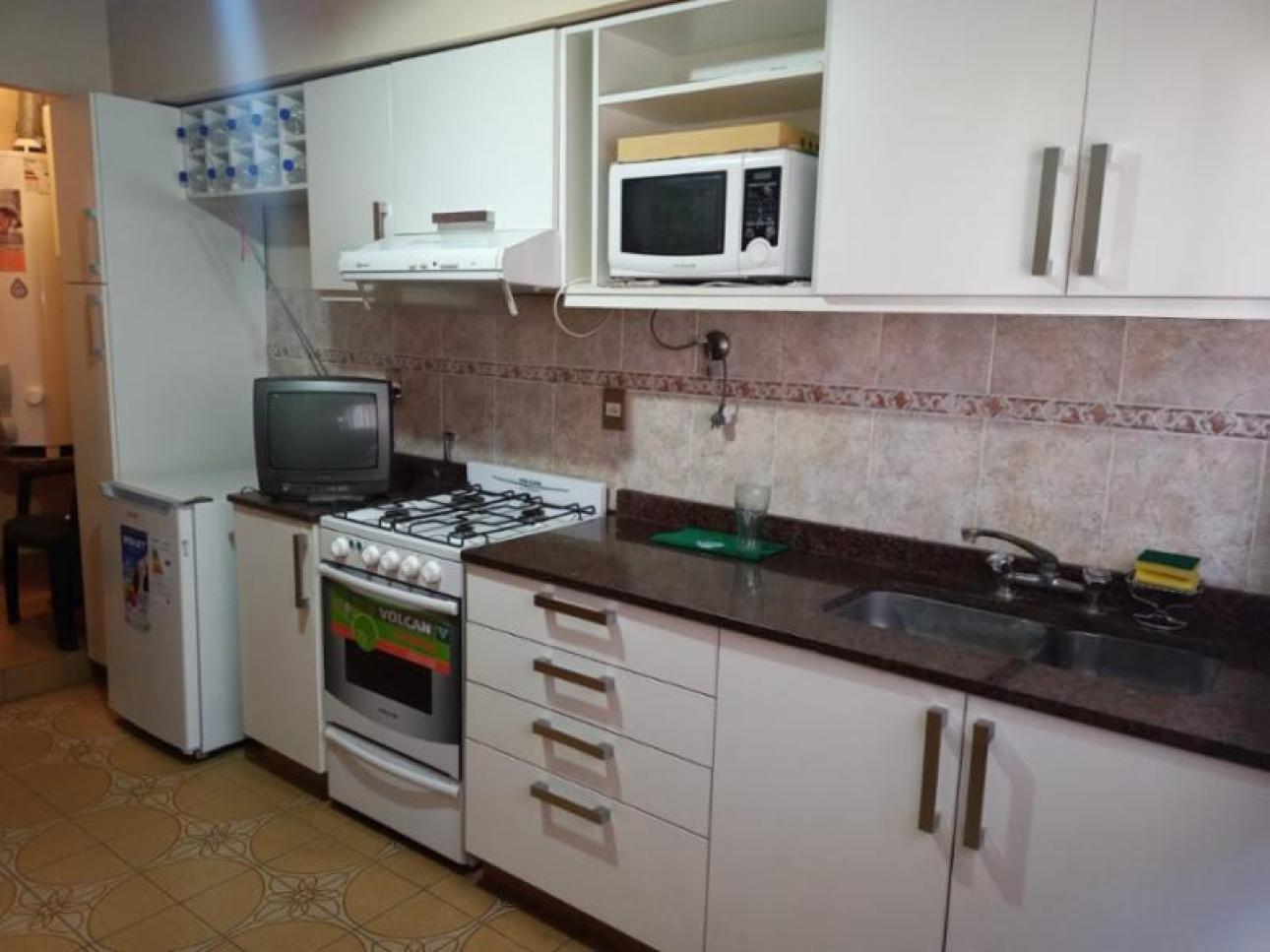 Departamento 3 amb. al frente con balcón