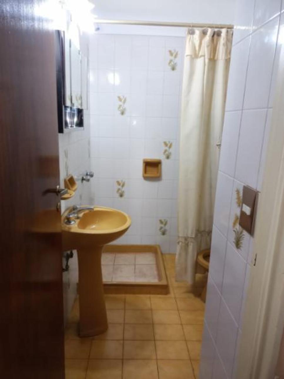 Departamento 3 amb. al frente con balcón