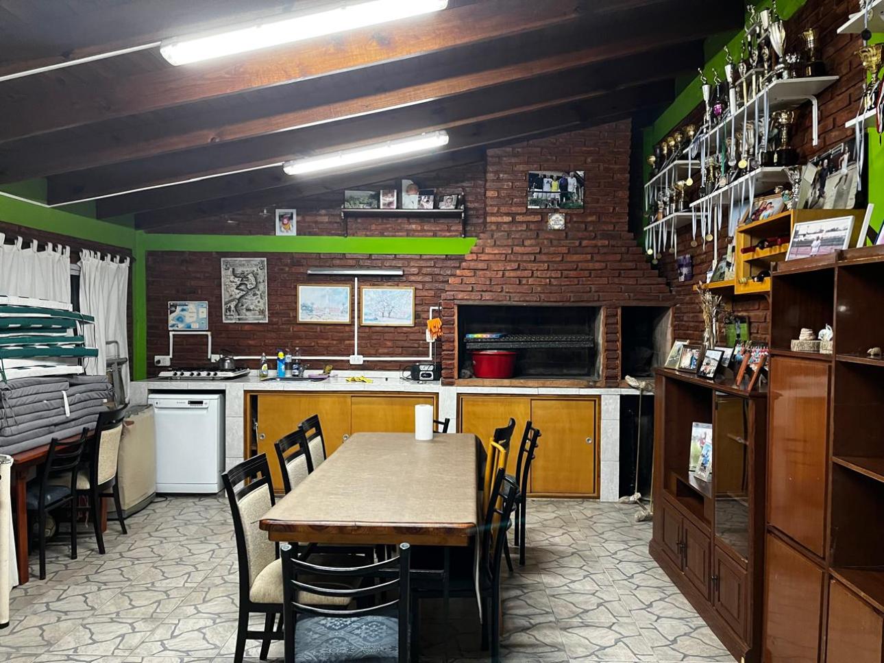 Hermosa Casa Quinta en Glew, a metros de Cap. Olivera