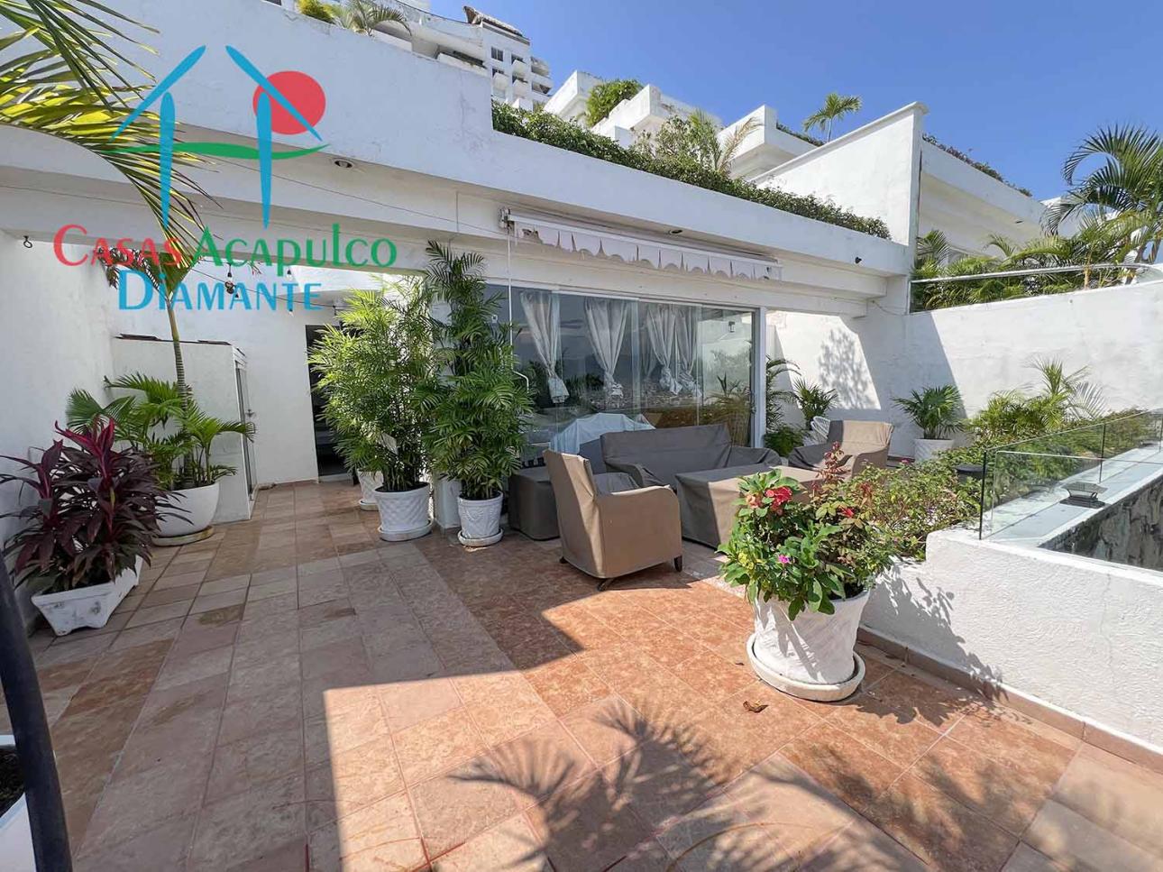 Terraza con vista al mar