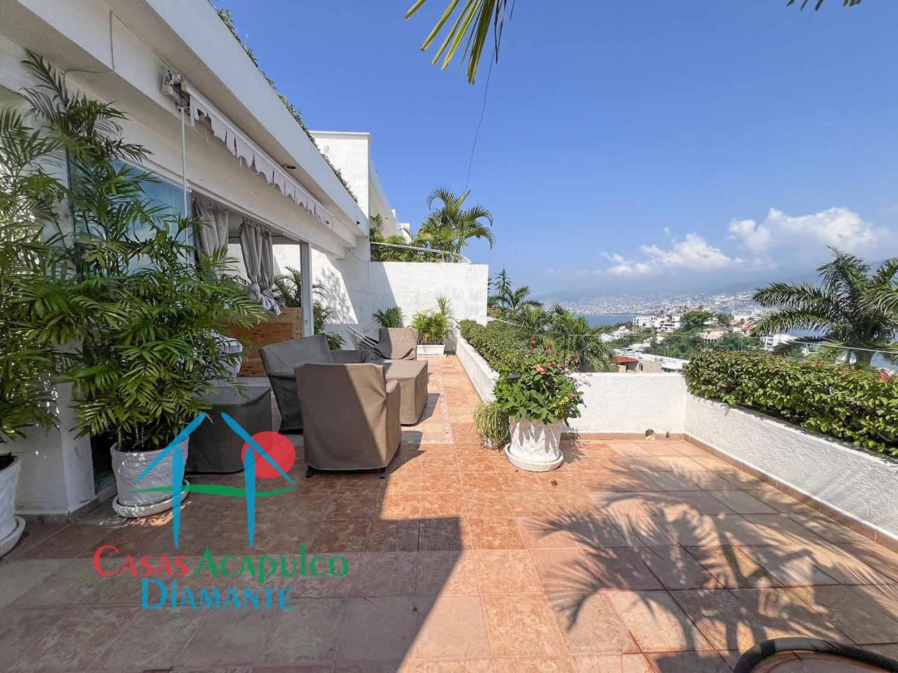 Terraza con vista al mar