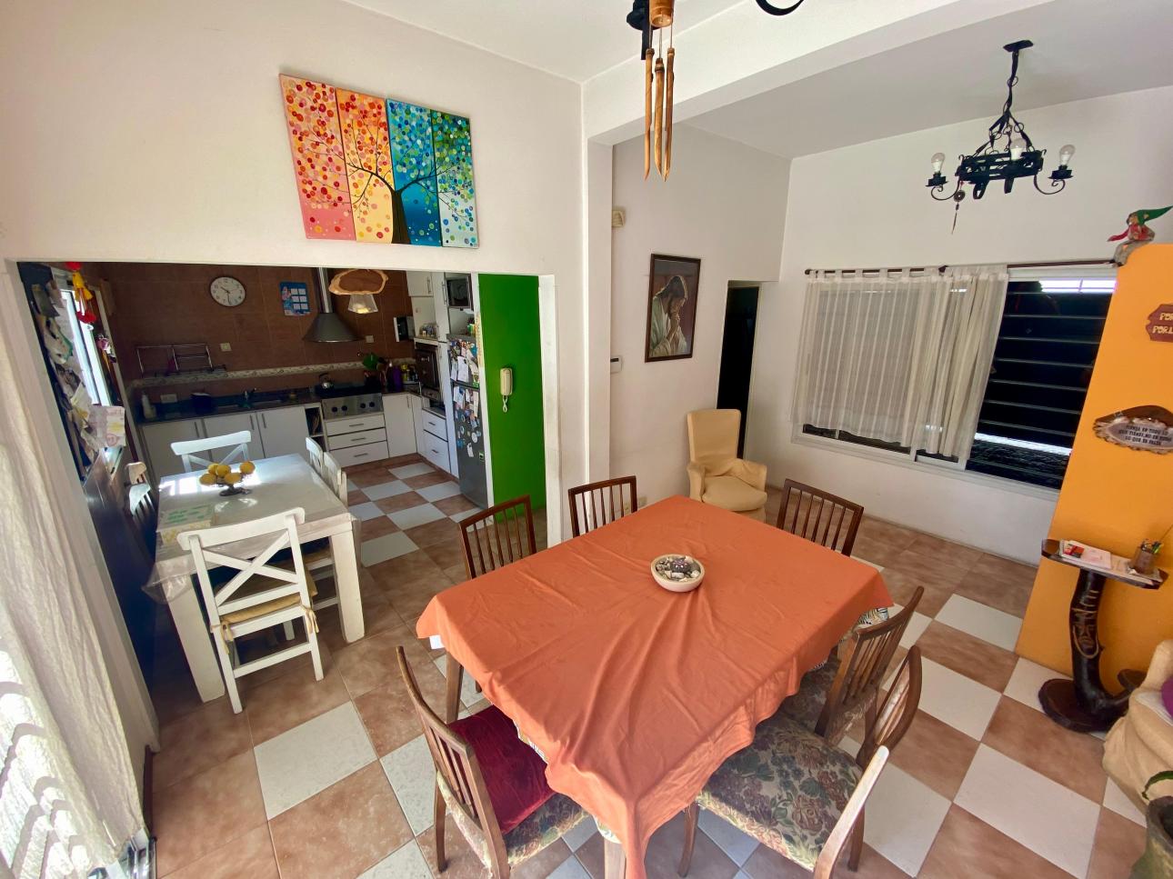 Casa de 4 amb. con jardín
