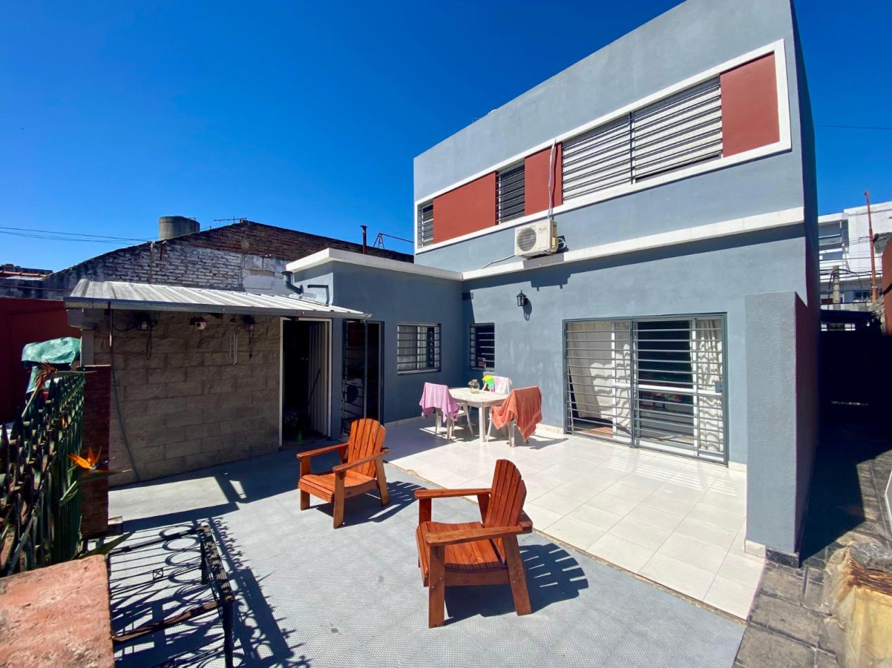 Casa de 4 amb. con jardín