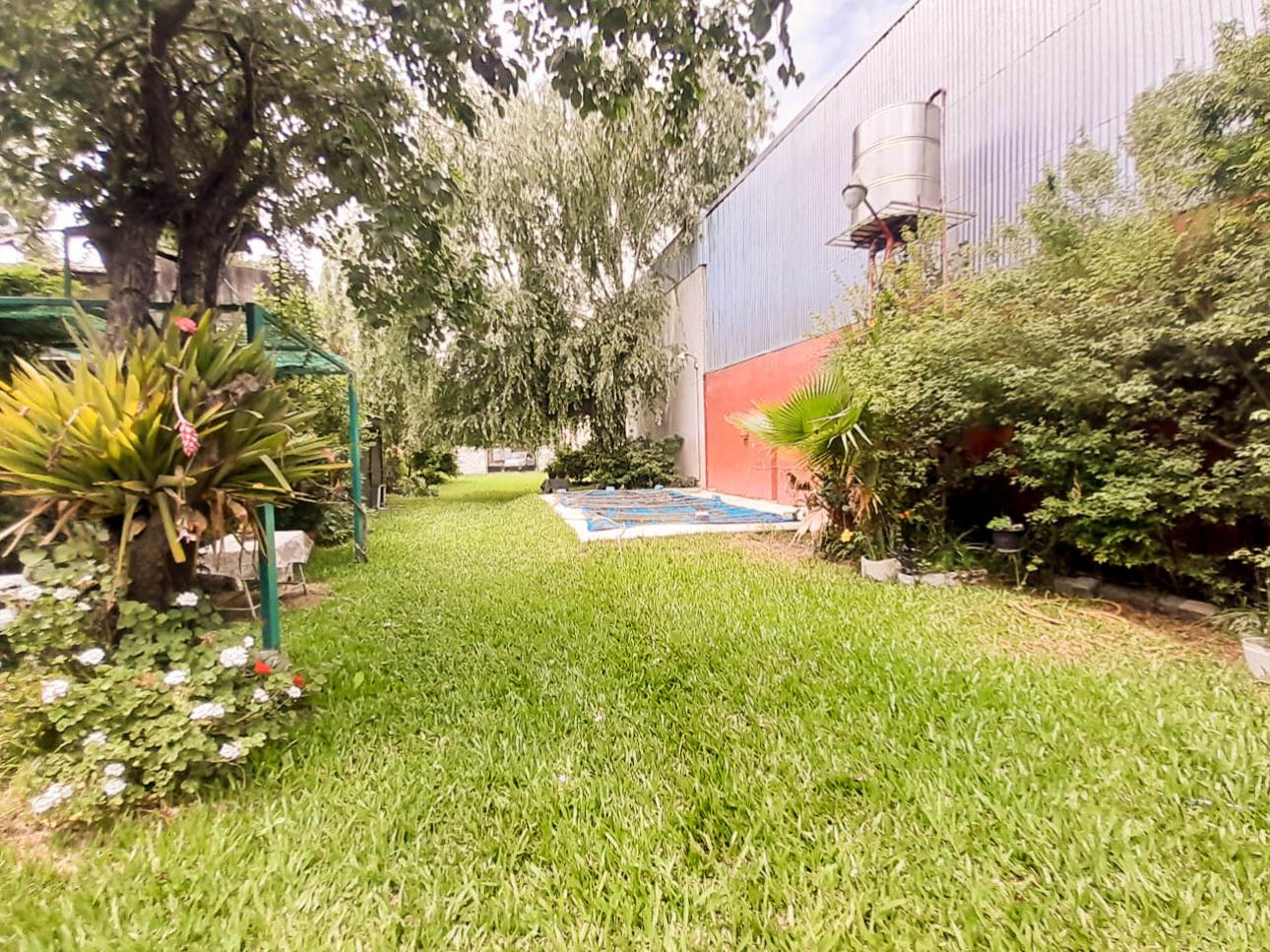 Benavidez, Casa con parque, pileta, quincho