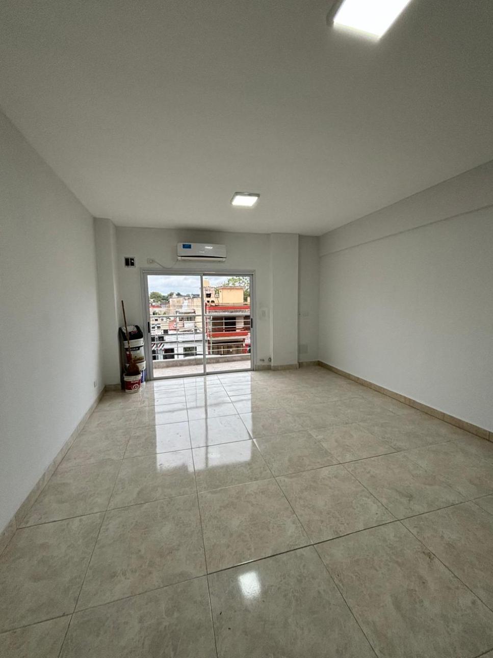 Departamento 3 amb. al frente con balcón