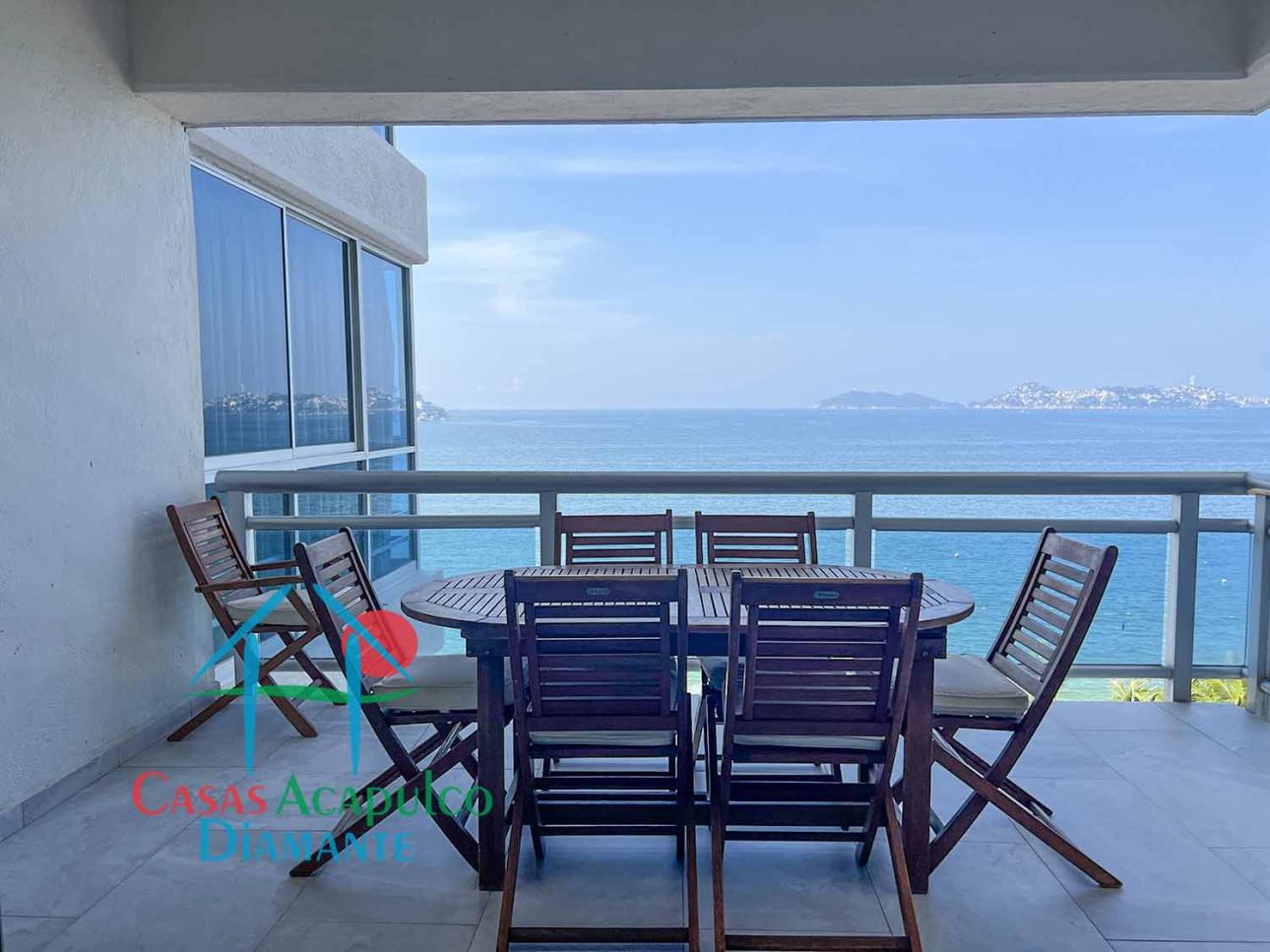 Terraza con vista a la bahía de acapulco