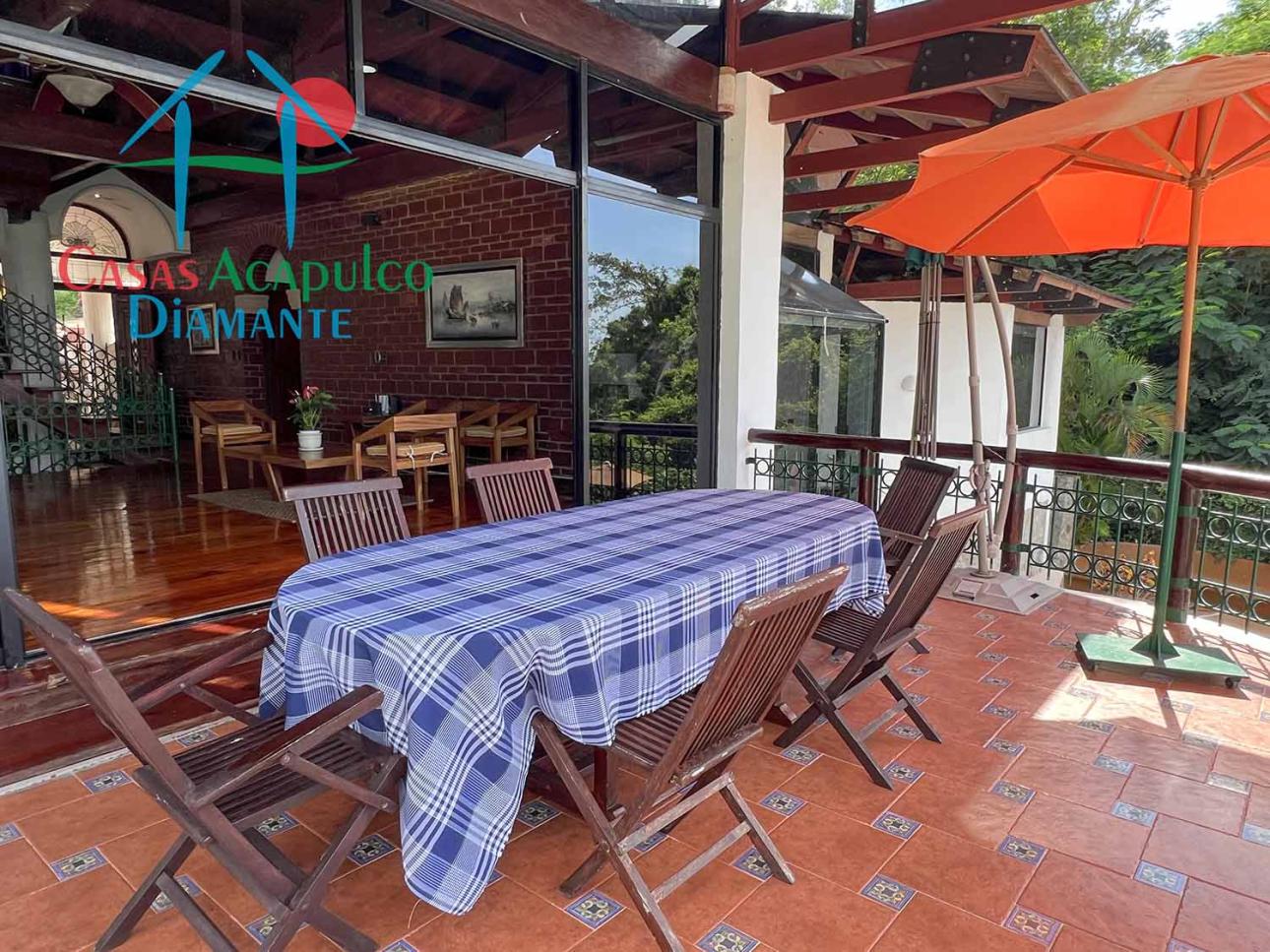 Casa con Jardín, alberca y jacuzzi