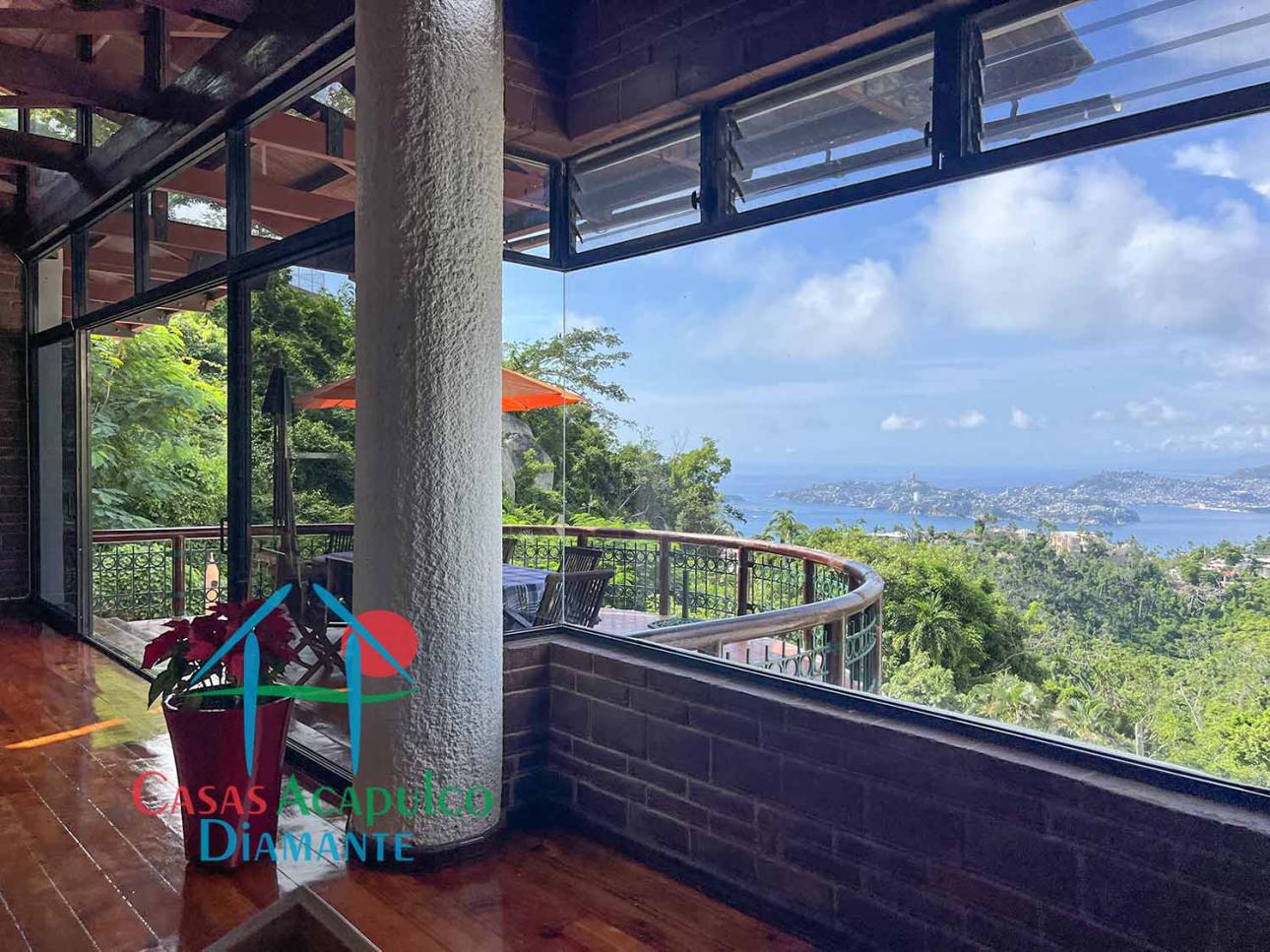 Casa con Jardín, alberca y jacuzzi
