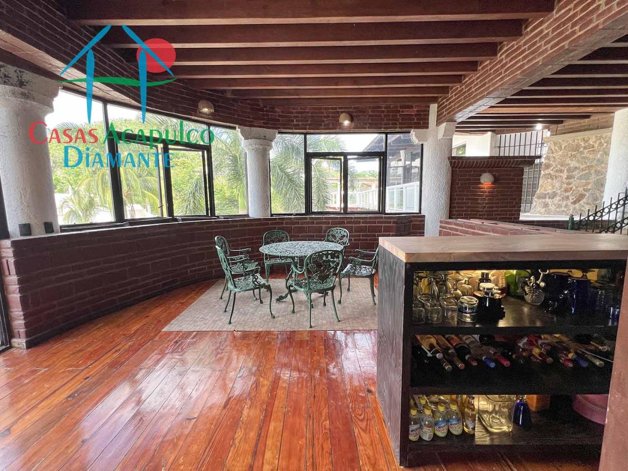 Casa con Jardín, alberca y jacuzzi