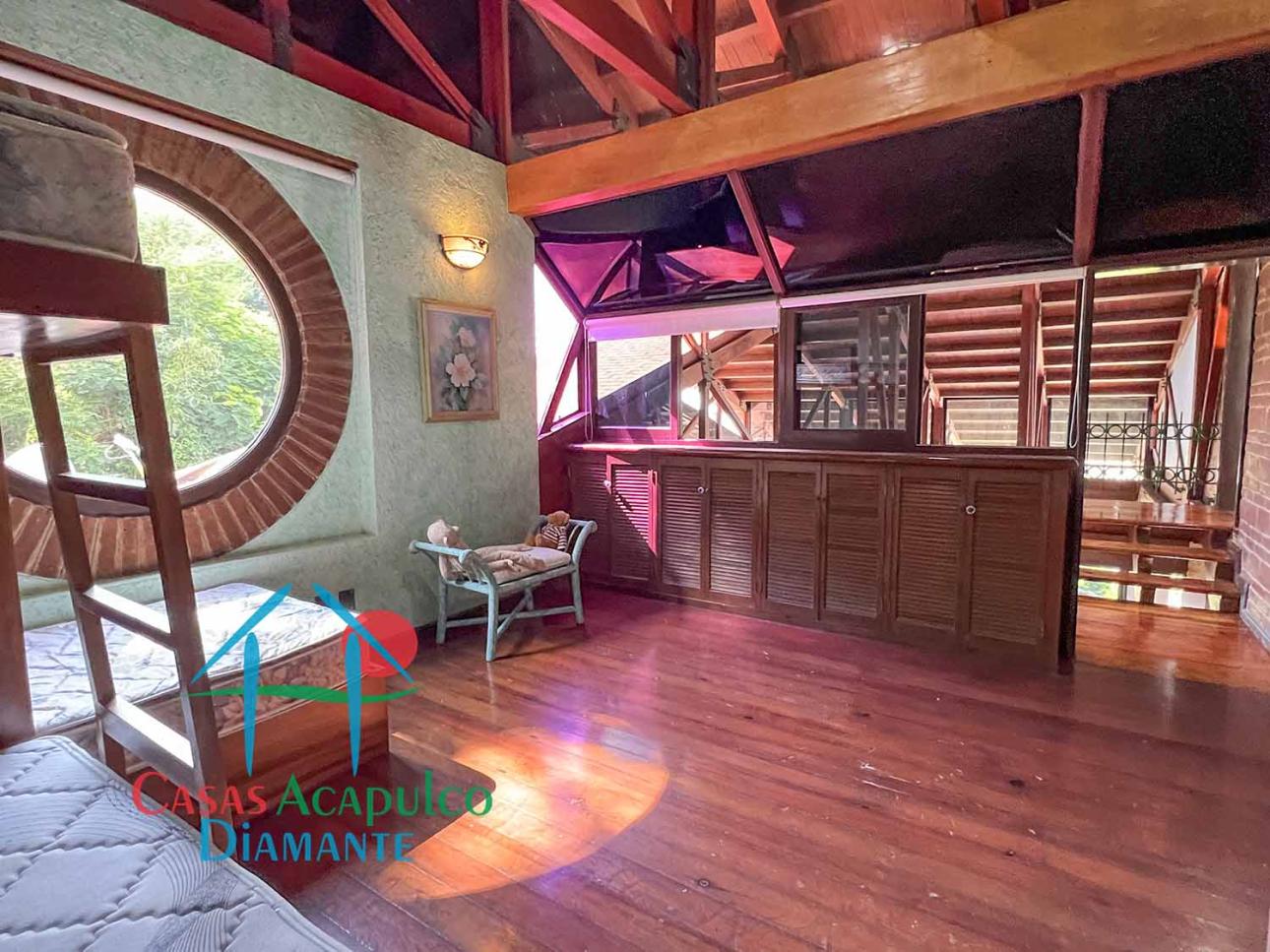 Casa con Jardín, alberca y jacuzzi
