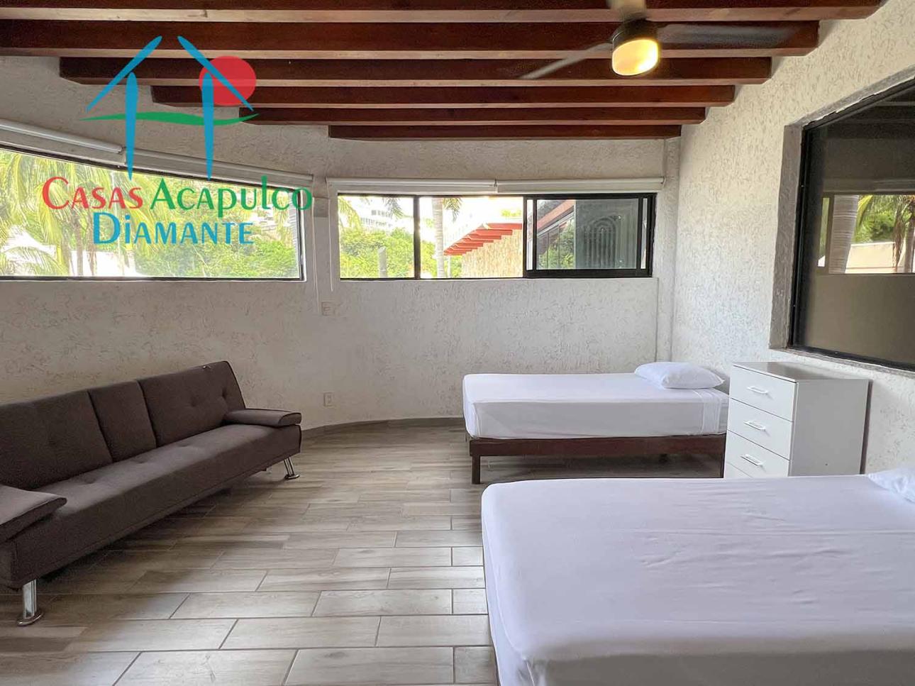Casa con Jardín, alberca y jacuzzi