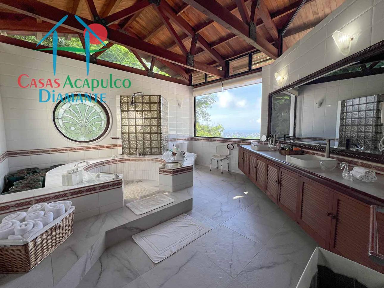 Casa con Jardín, alberca y jacuzzi