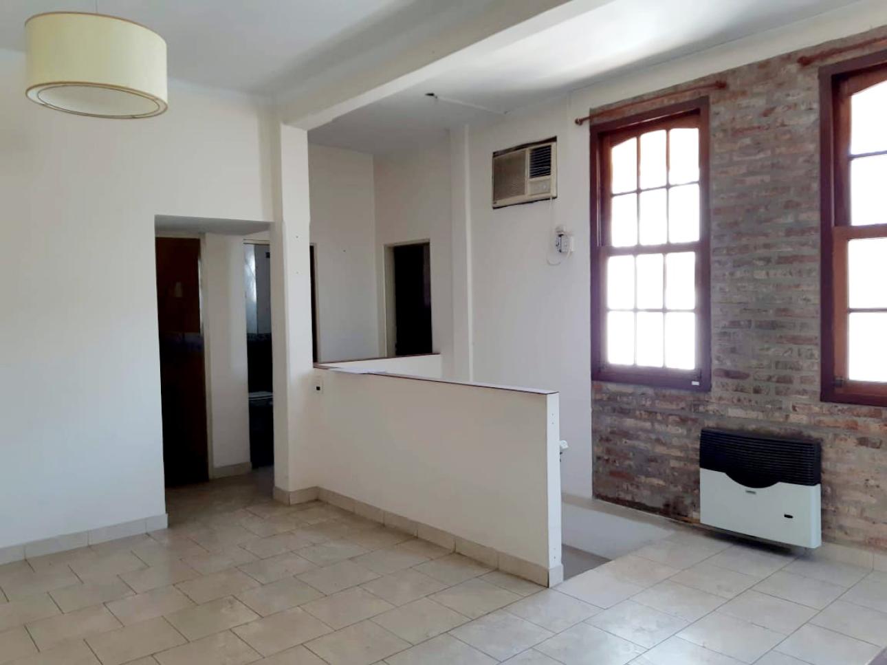 Oportunidad! Depósito 64 m² C/ Oficinas y Excelente Depto. 3