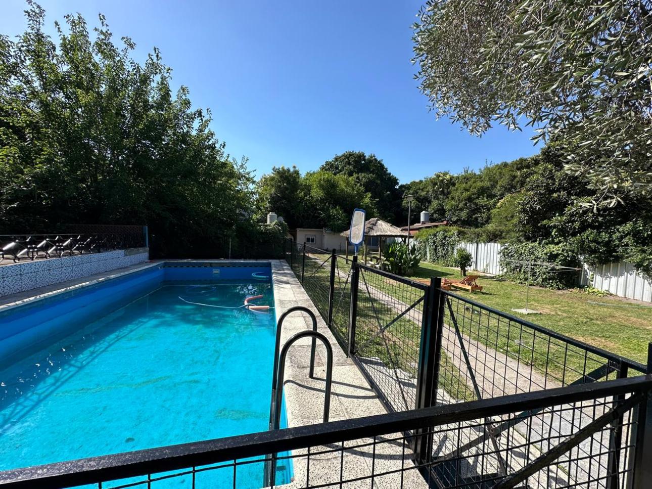 Hermosa casa quinta compuesta por 3 casas en un Lote