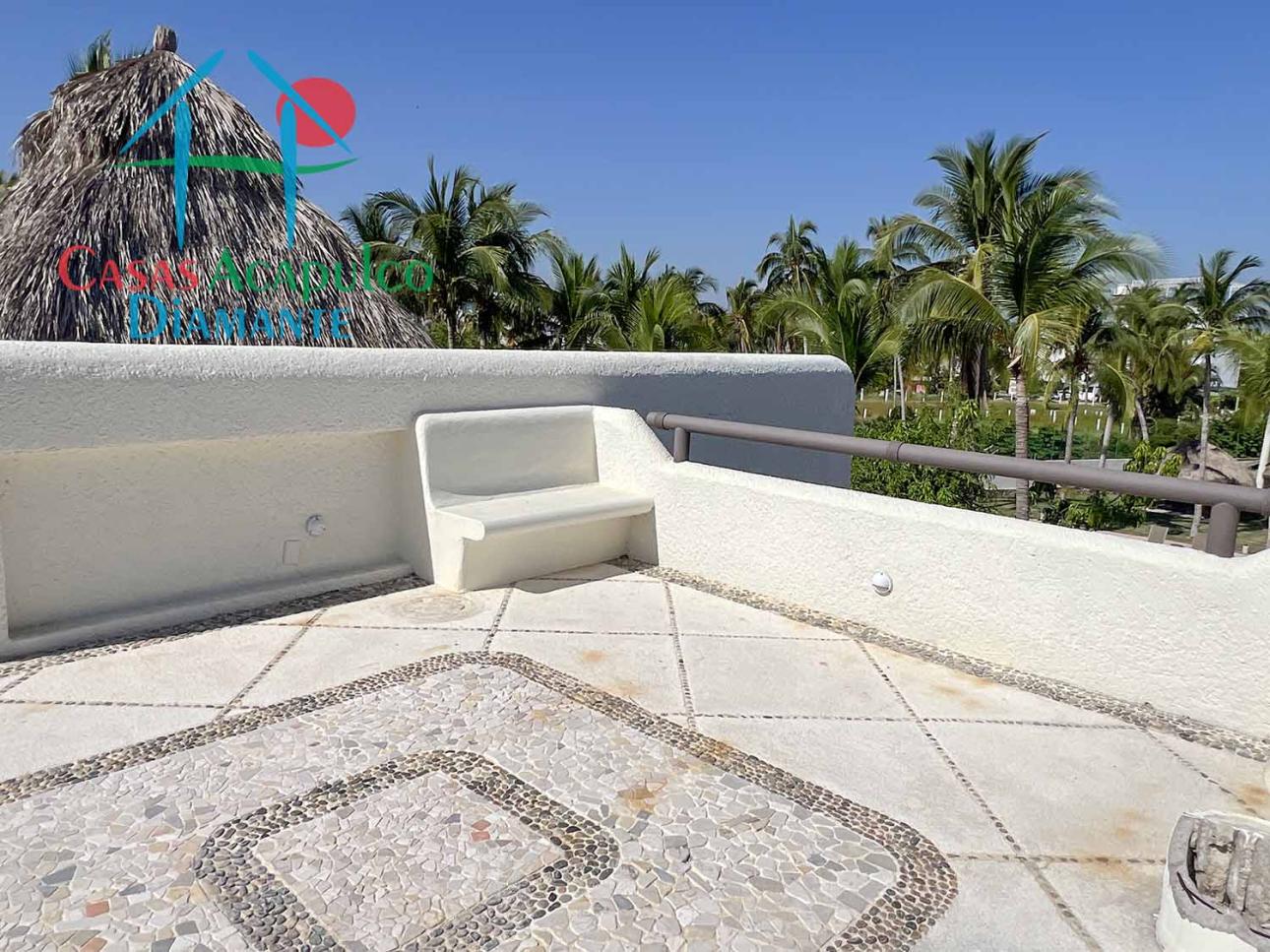 Hermosa casa con Terraza con barra bar y salida al jardín