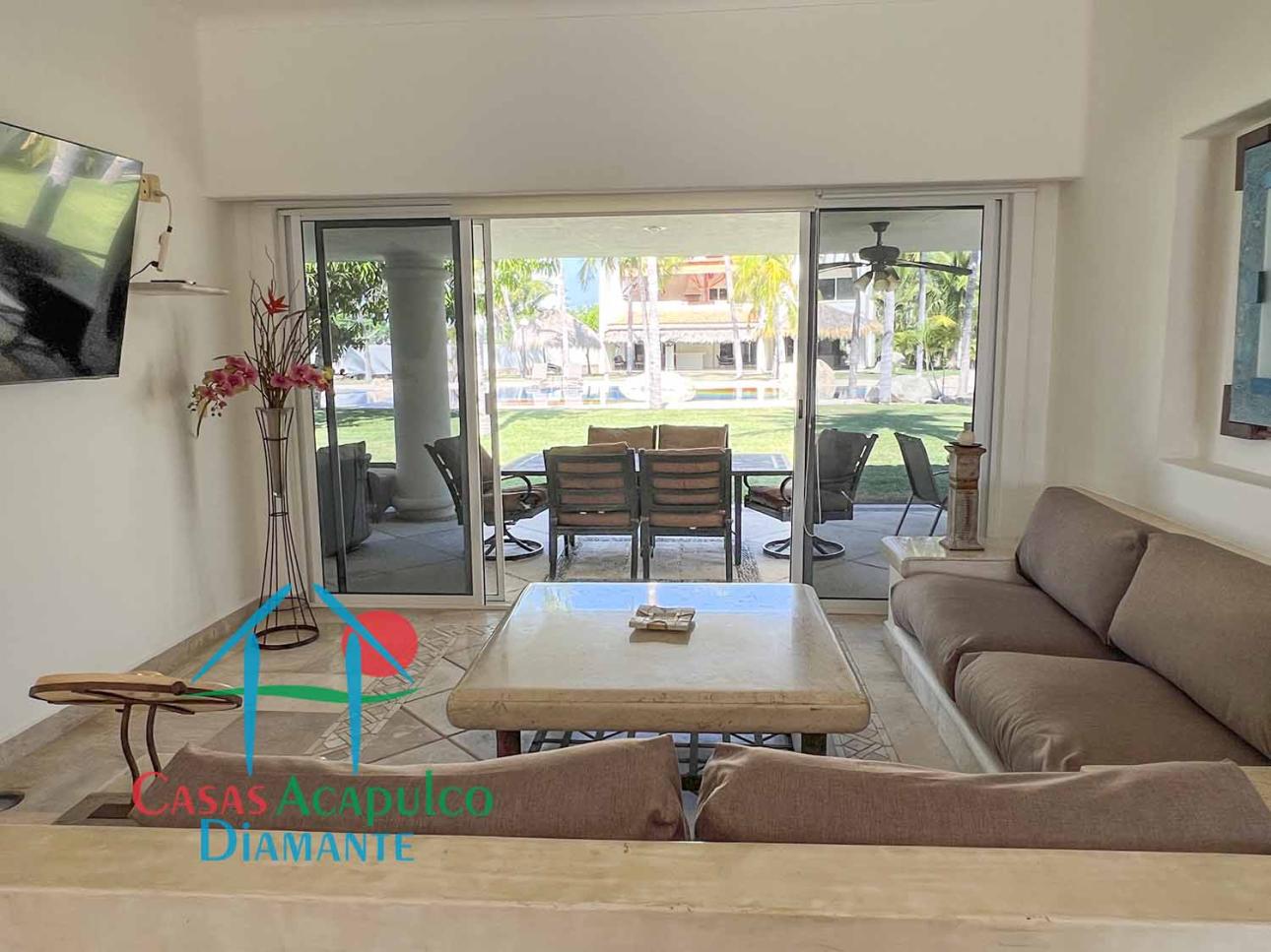 Hermosa casa con Terraza con barra bar y salida al jardín