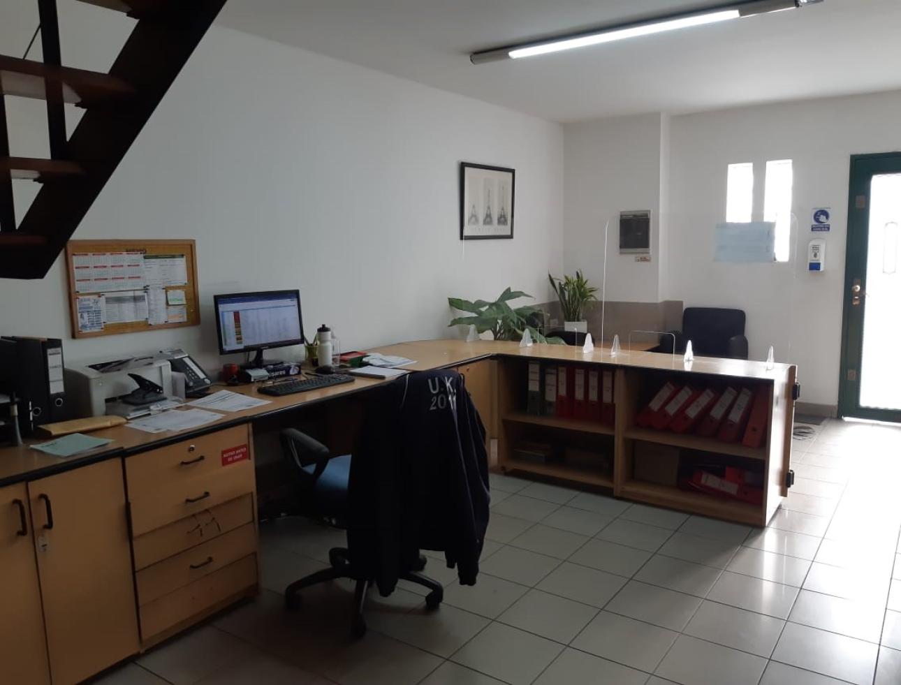 Excelente Oportunidad! Galpón 422 m² Cubiertos y 2 Lotes