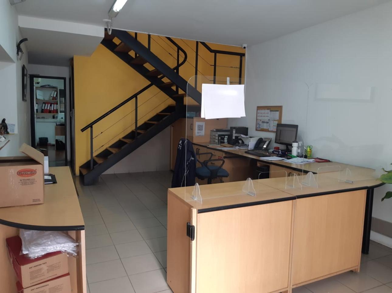 Excelente Oportunidad! Galpón 422 m² Cubiertos y 2 Lotes