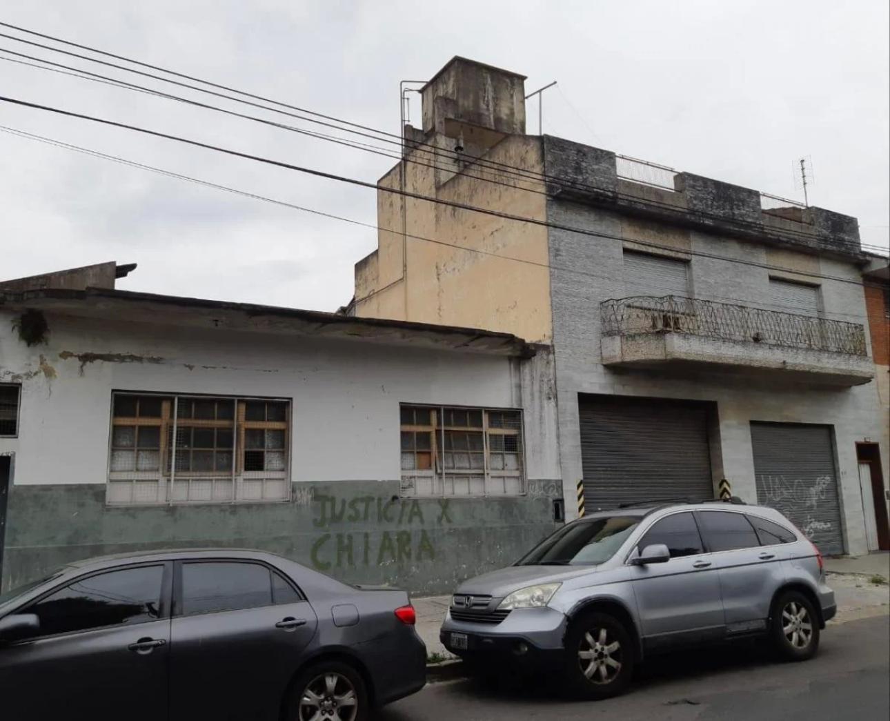 Galpón 930 m2 con 2 Deptos. 250 m2