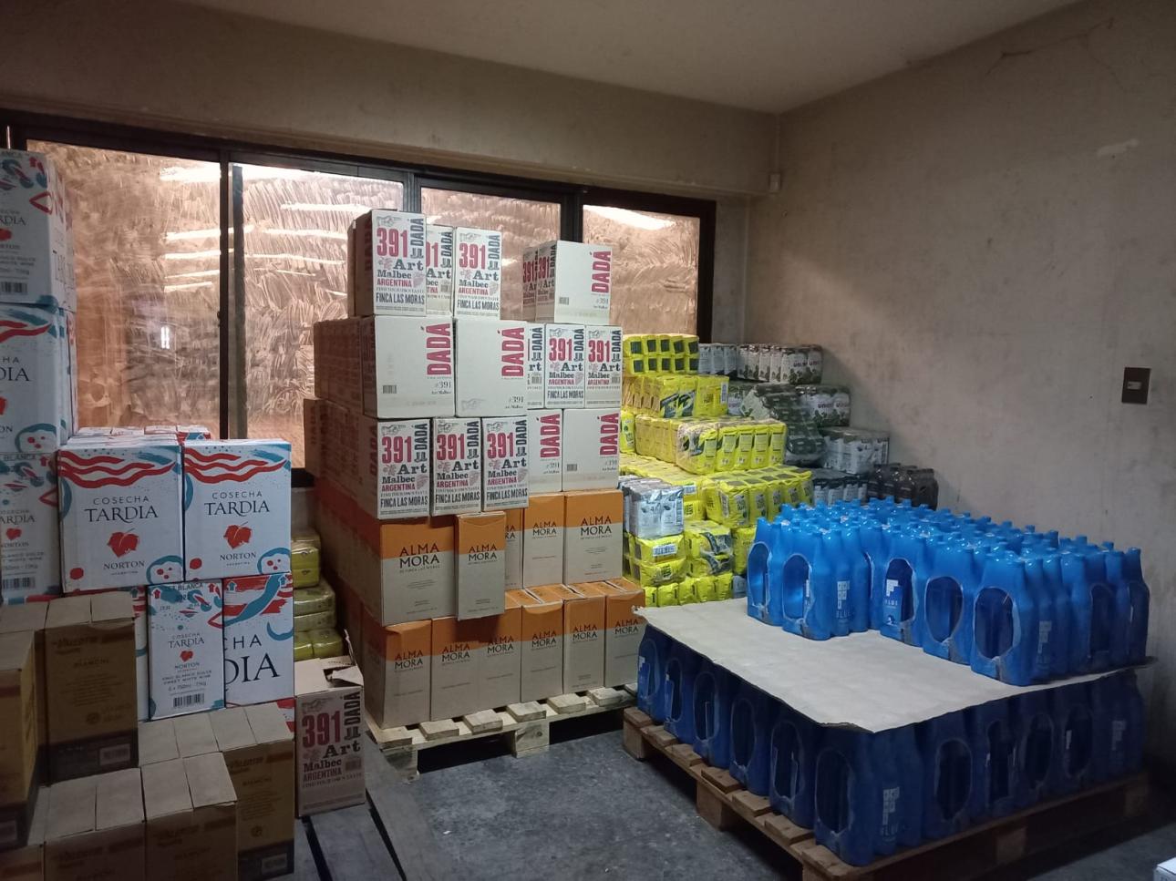 Excelente Galpón de 500 m2 Sobre Av Márquez
