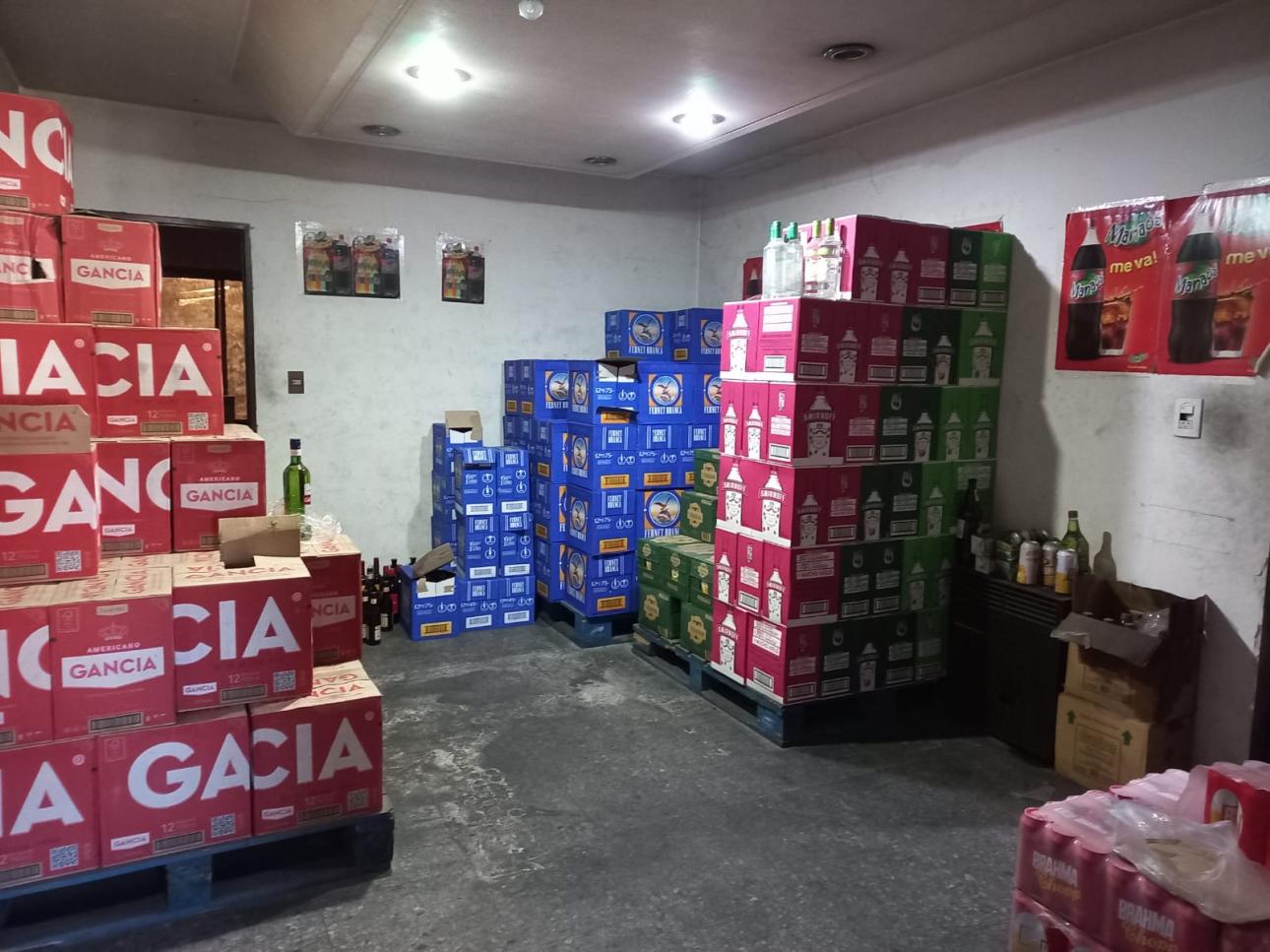 Excelente Galpón de 500 m2 Sobre Av Márquez