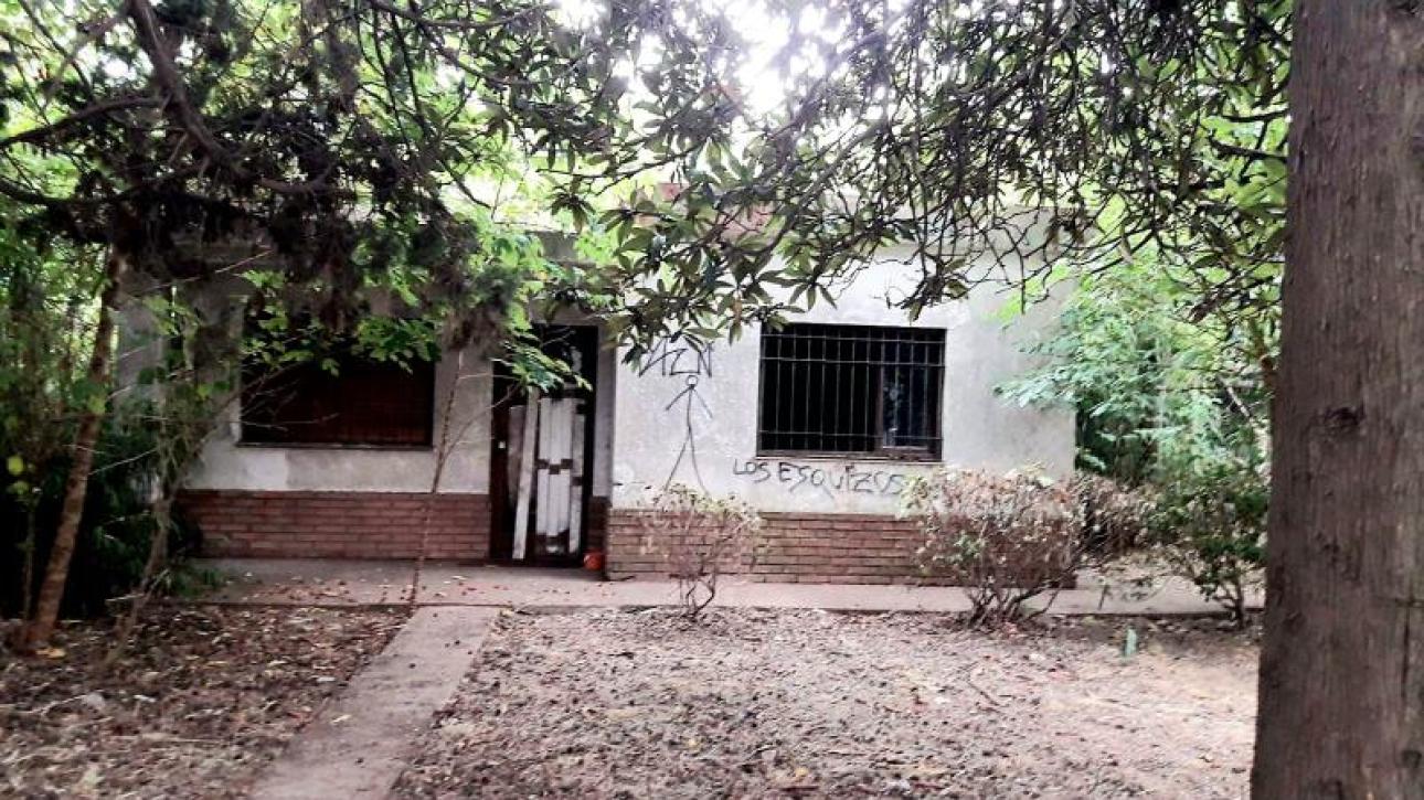 LOTE CON CASA A REFACCIONAR
