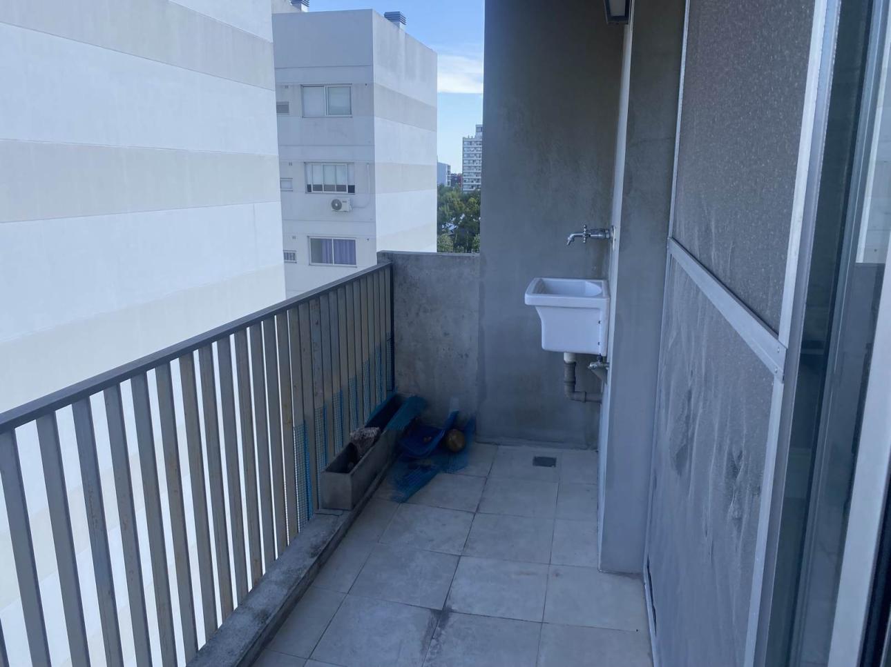 DEPARTAMENTO DOS AMBIENTES CON TERRAZA PRIVADA CON PARRILLA