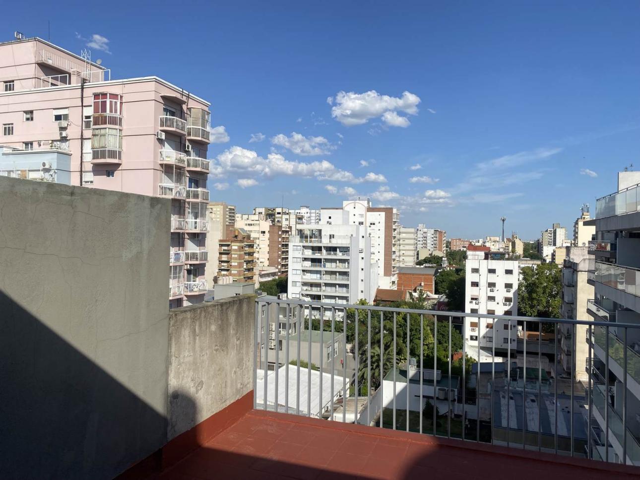 DEPARTAMENTO DOS AMBIENTES CON TERRAZA PRIVADA CON PARRILLA