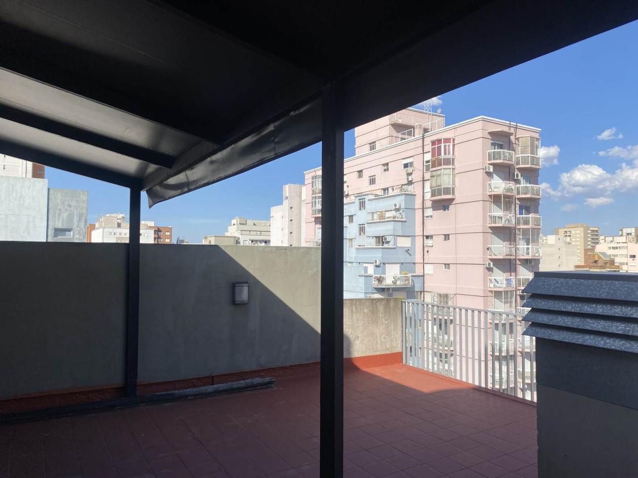 DEPARTAMENTO DOS AMBIENTES CON TERRAZA PRIVADA CON PARRILLA