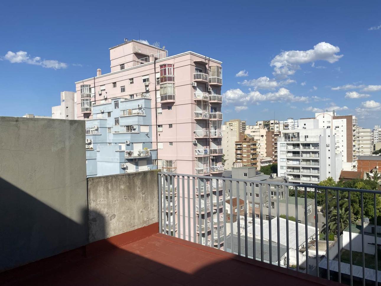 DEPARTAMENTO DOS AMBIENTES CON TERRAZA PRIVADA CON PARRILLA