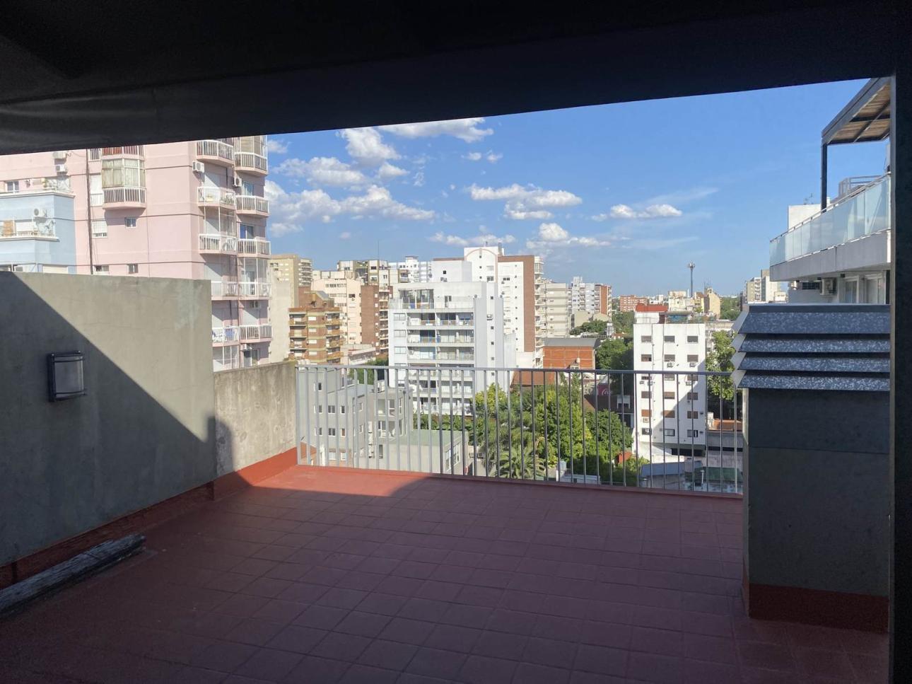 DEPARTAMENTO DOS AMBIENTES CON TERRAZA PRIVADA CON PARRILLA
