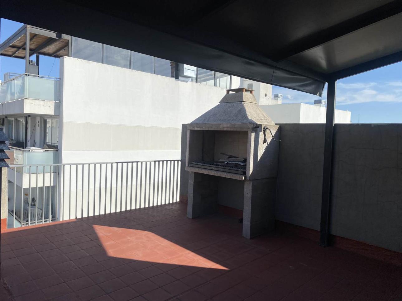 DEPARTAMENTO DOS AMBIENTES CON TERRAZA PRIVADA CON PARRILLA
